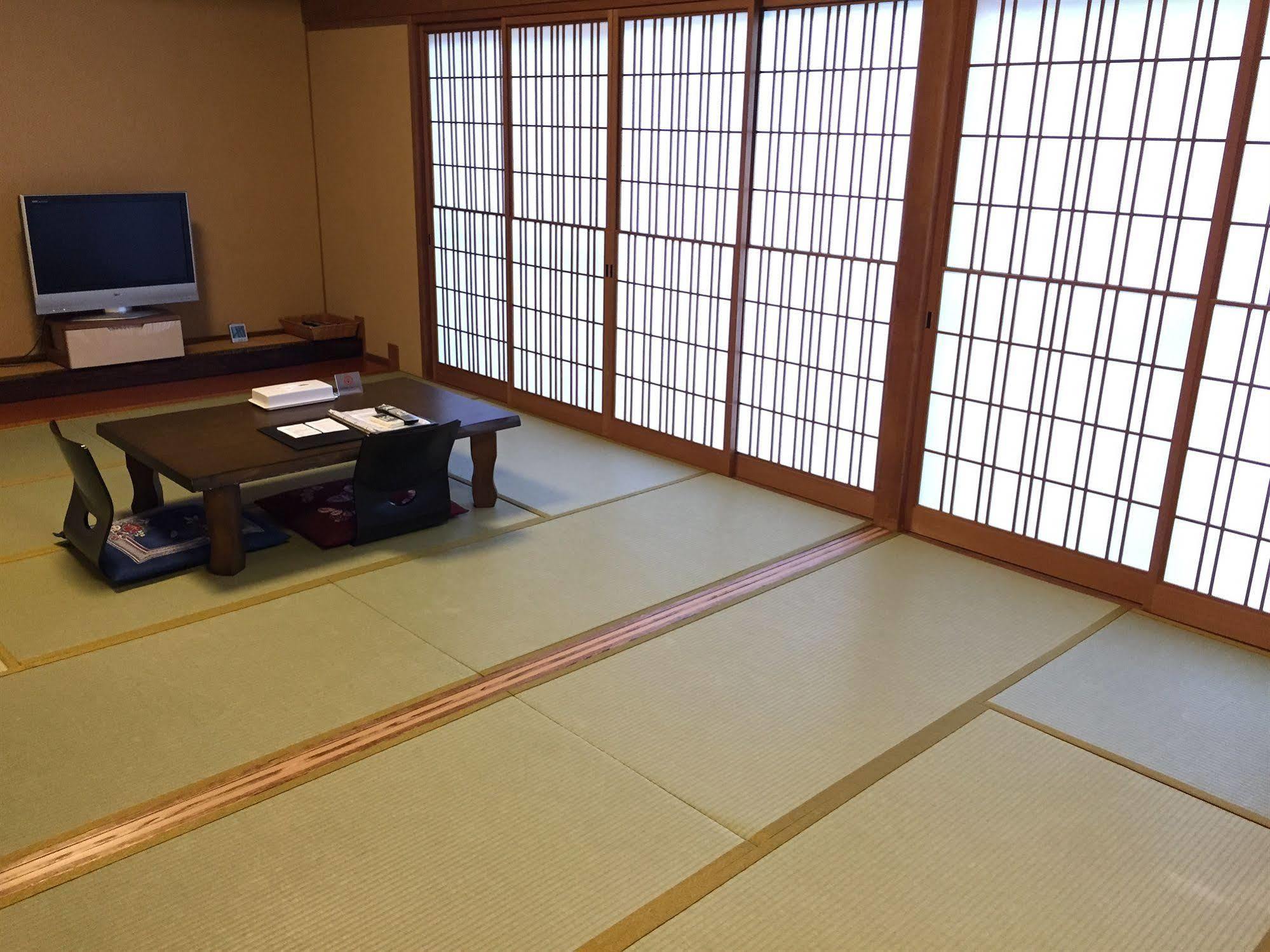 Plaza Fuyo Hotel Fukuoka  Bagian luar foto