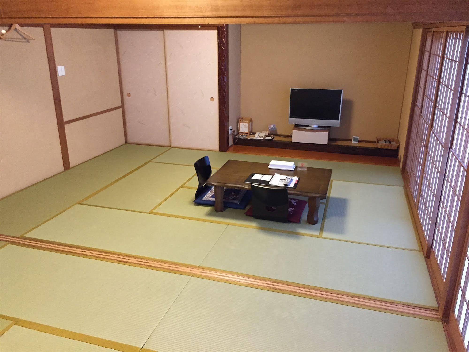 Plaza Fuyo Hotel Fukuoka  Bagian luar foto