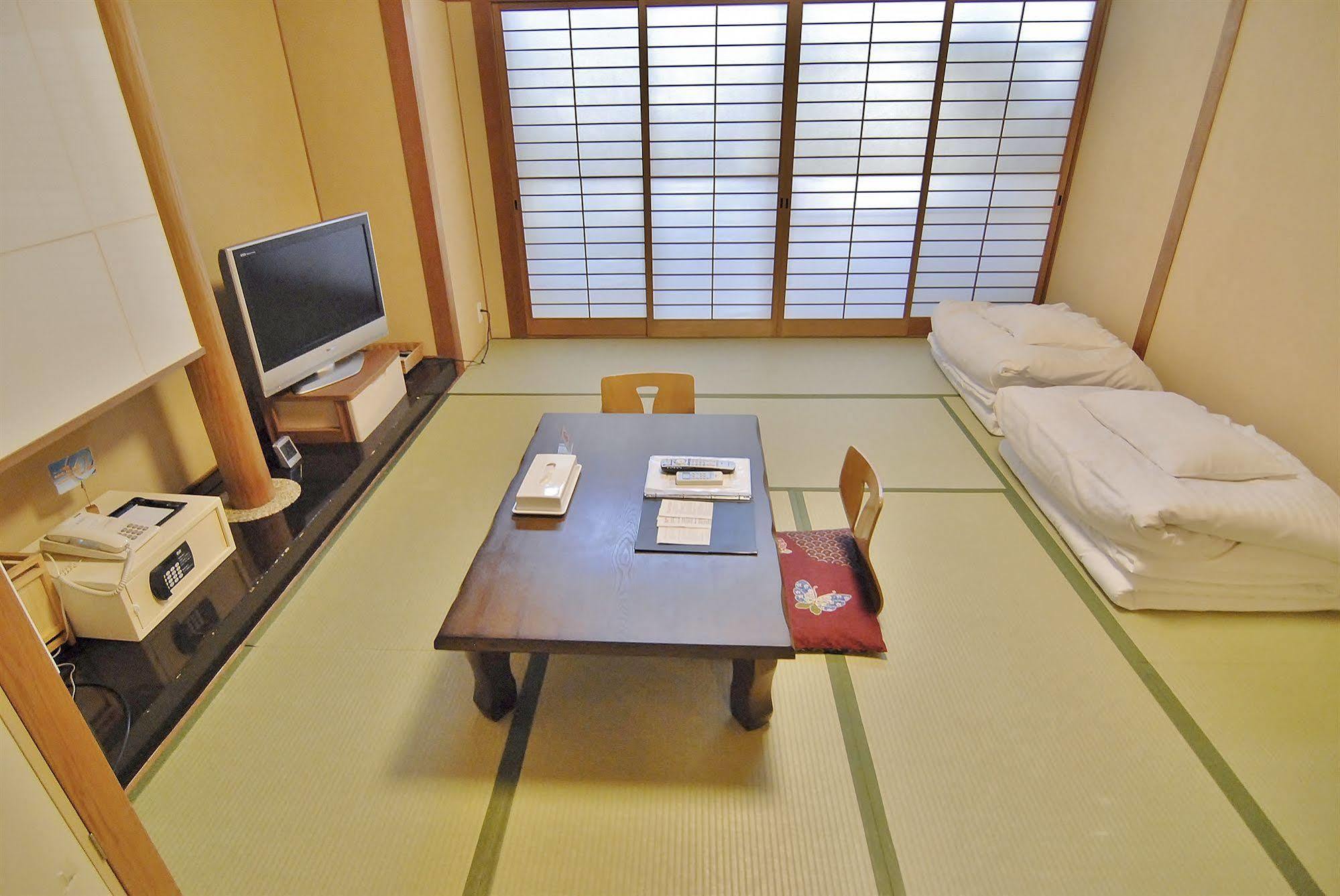 Plaza Fuyo Hotel Fukuoka  Bagian luar foto